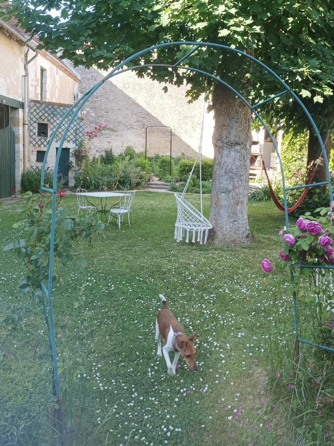 Le Relais des Roses- Chambres d'hôtes Vatan Extérieur photo
